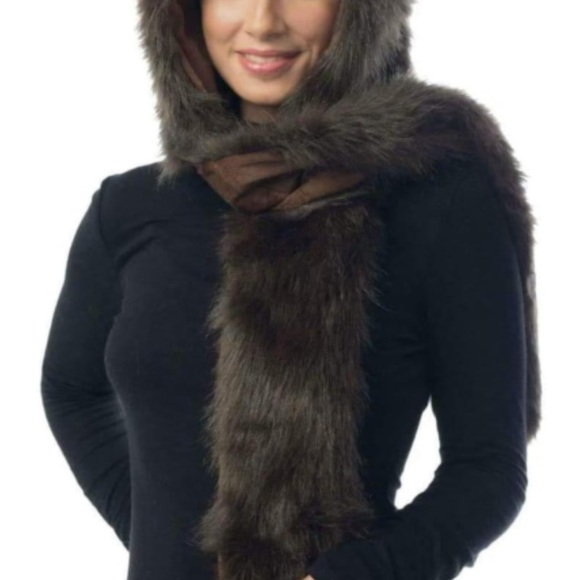 One size bear hat with hand pockets button closure - Picture 3 of 10